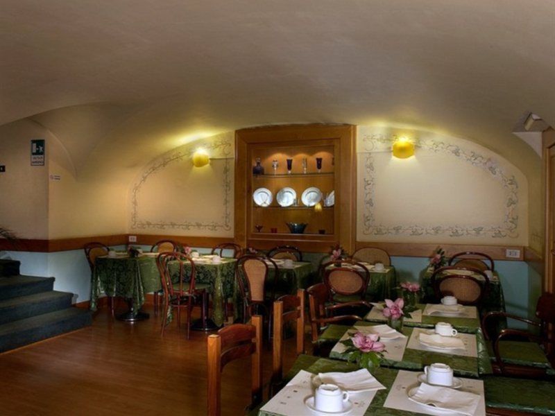 Hotel Caprice 3*