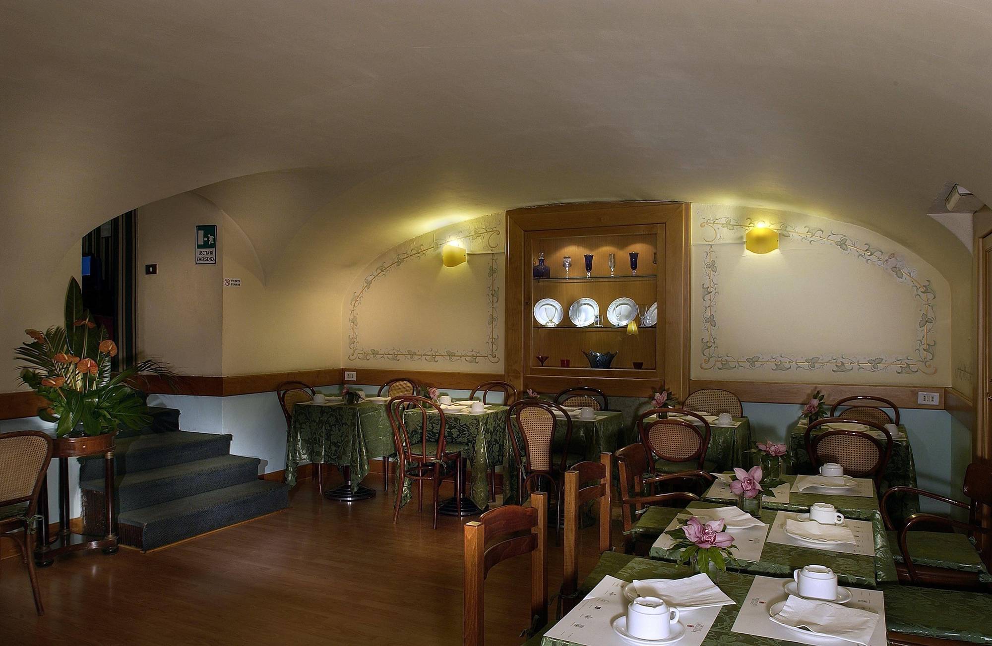 Hotel Caprice 3*